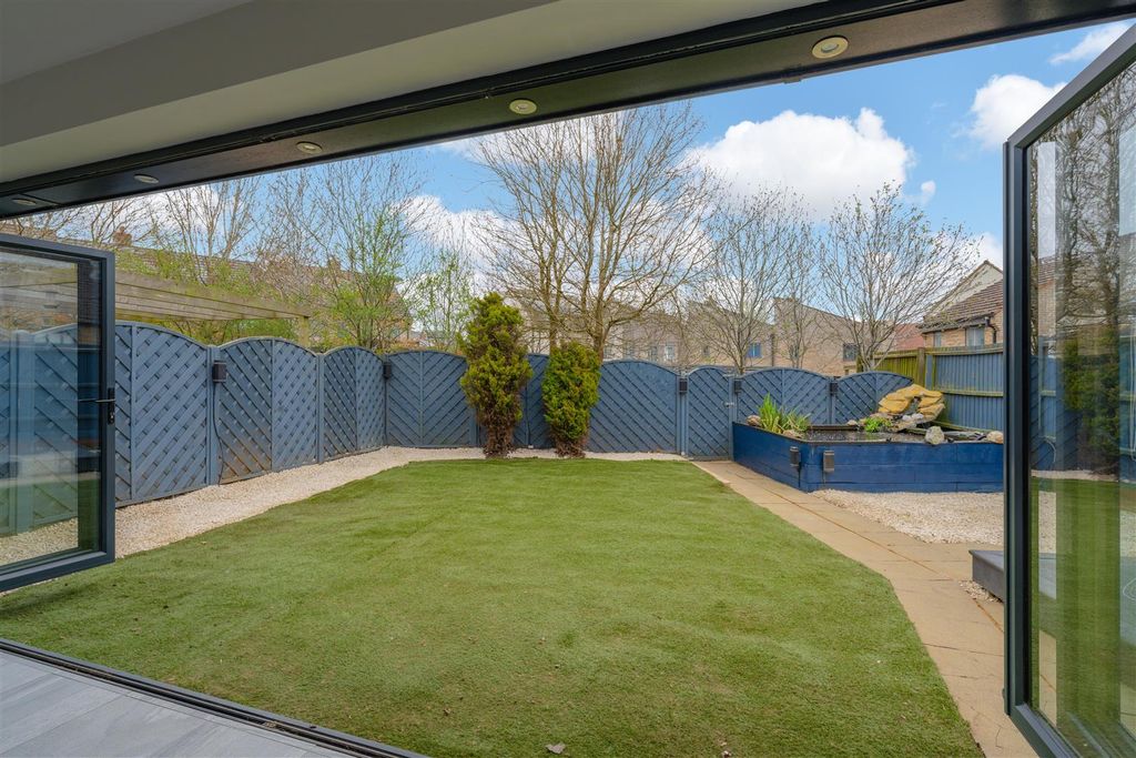 Property photo 3 of 34