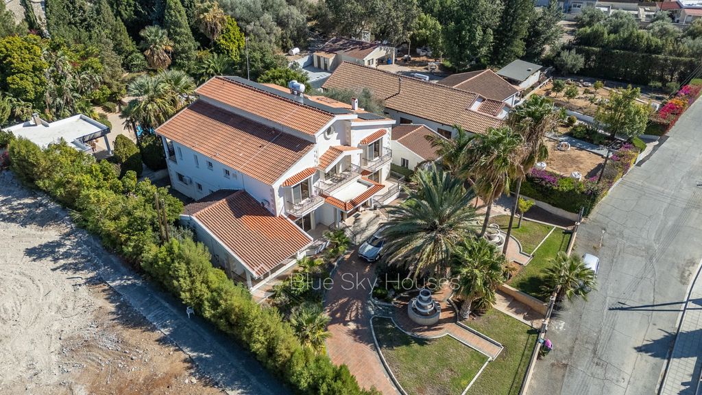 Property photo 1 of 27