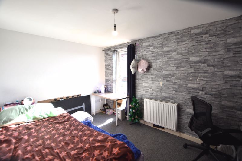 Property photo 3 of 4 Bedroom