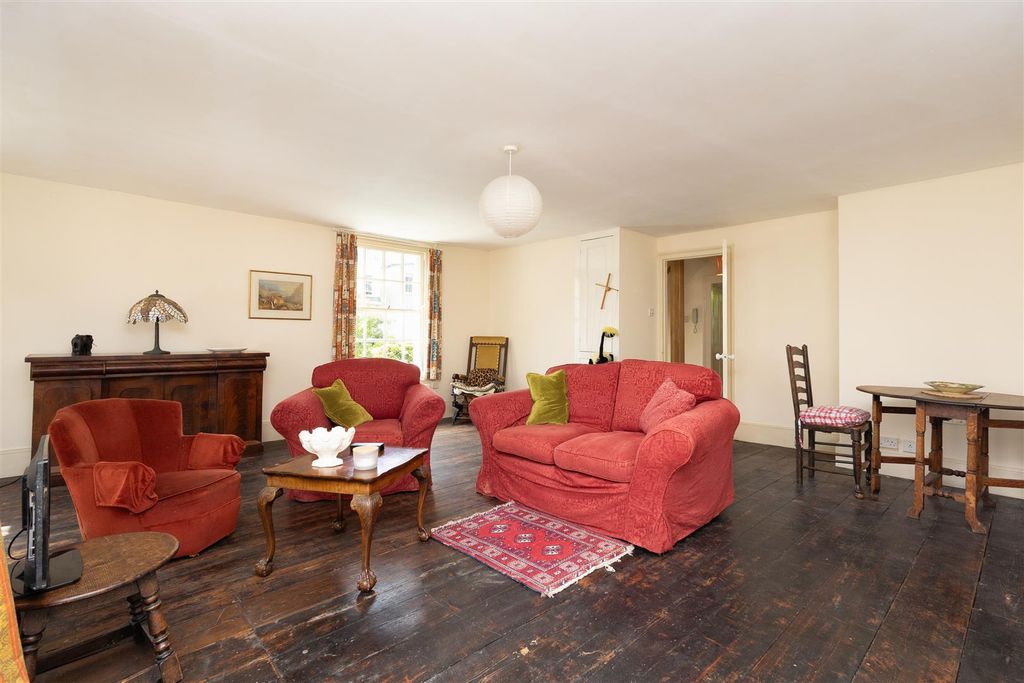 Property photo 3 of 23 Living Room