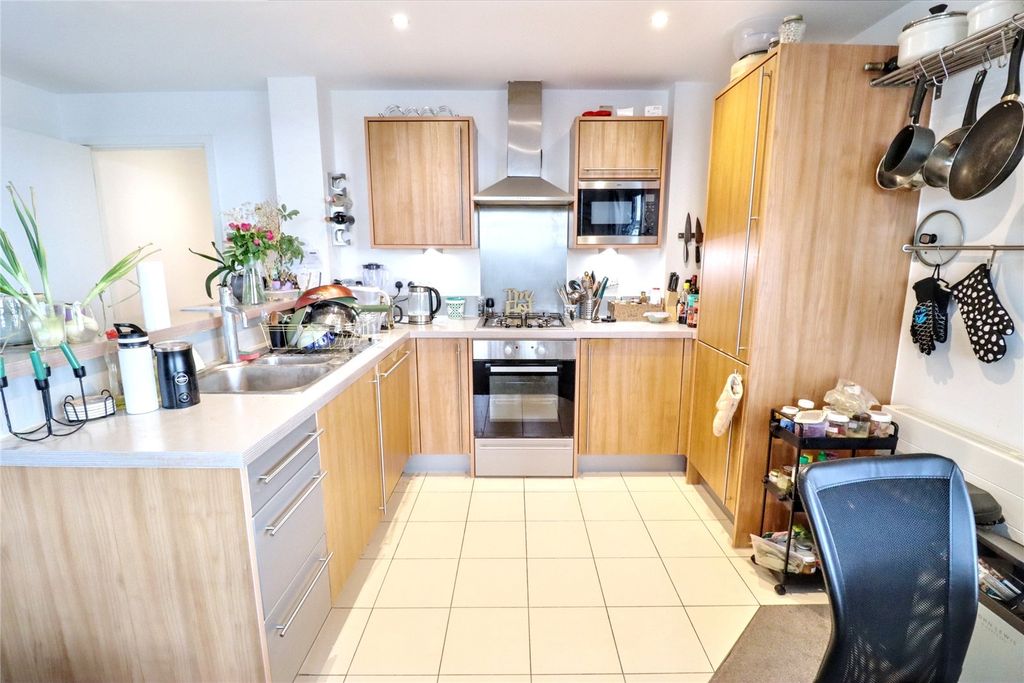 Property photo 2 of 19 Picture No. 12