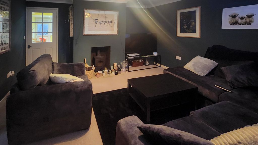 Property photo 2 of 12