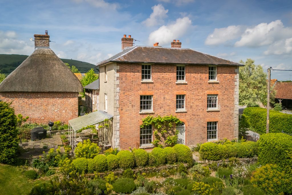 Property photo 1 of 22 Manor Farmhouse
