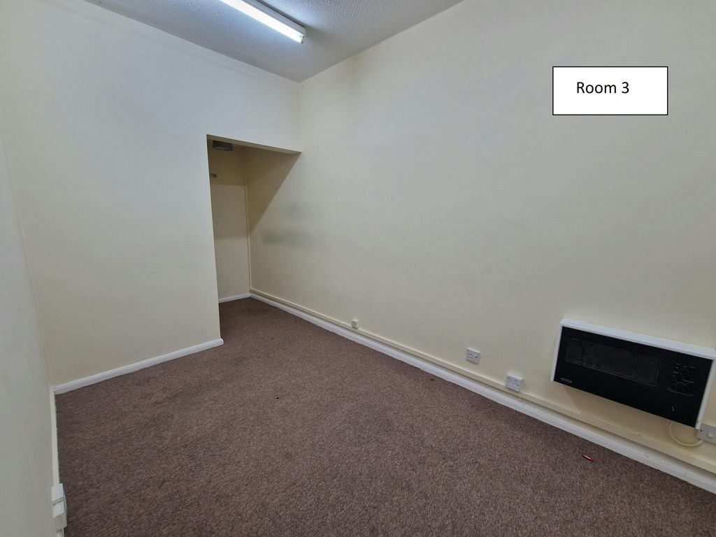 Property photo 3 of 6 Room 3.Jpg