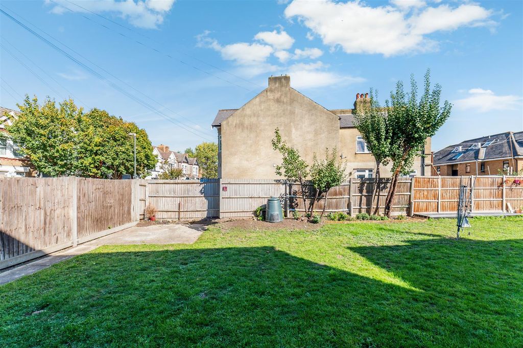 Property photo 3 of 9