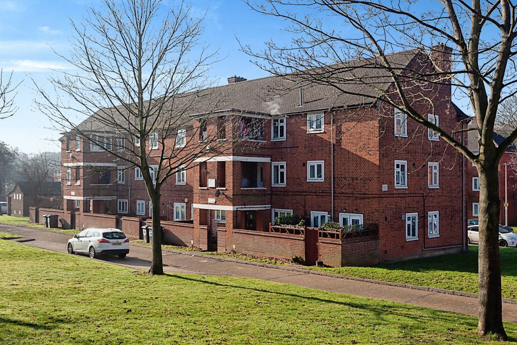 Property photo 3 of 10 3