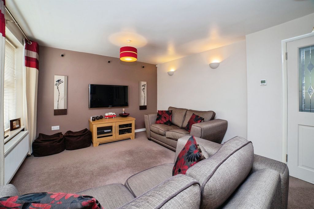 Property photo 2 of 17