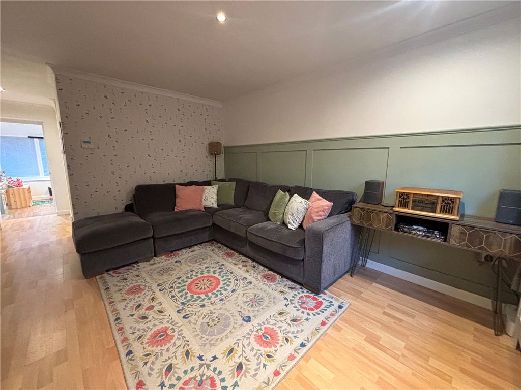 Property photo 2 of 9 Picture 2