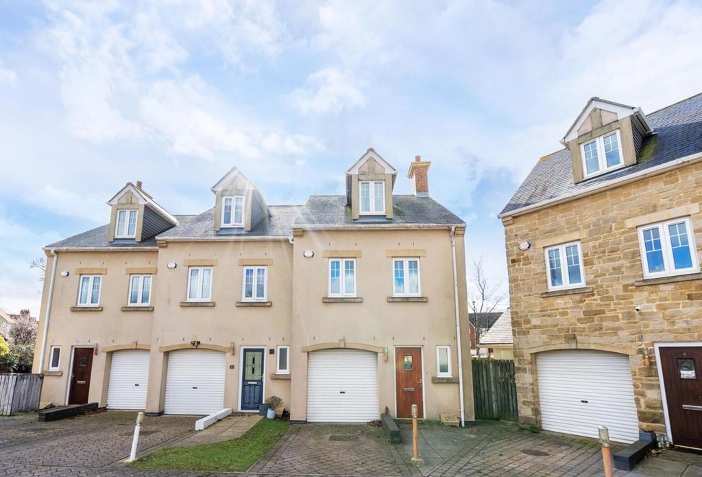 Property photo 1 of 11 External