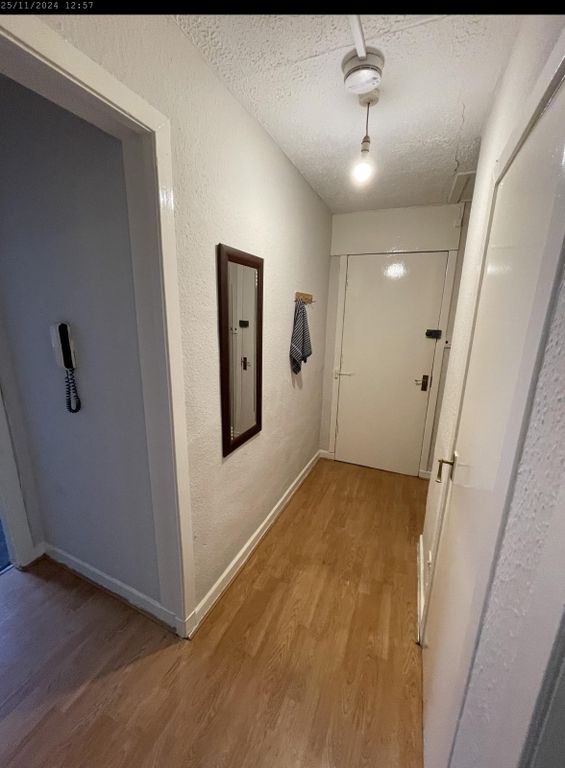 Property photo 3 of 8 Gallery