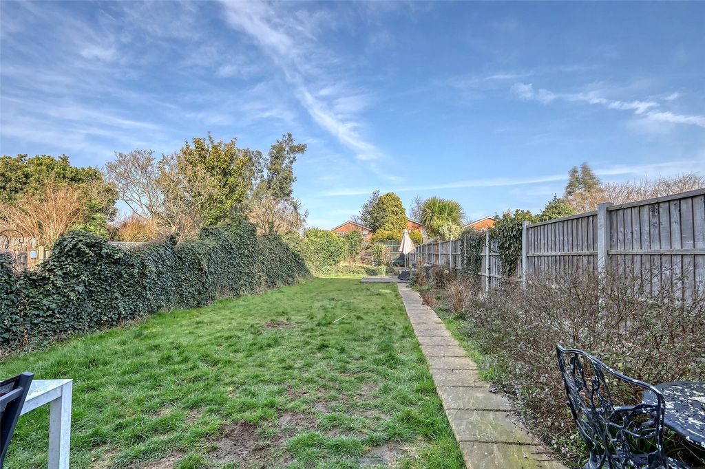 Property photo 2 of 16 Picture No. 11