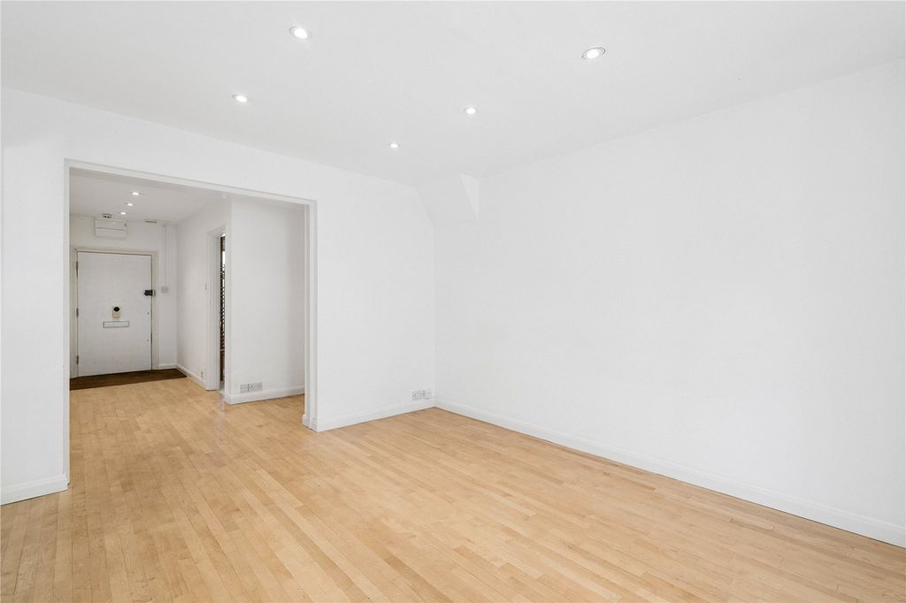 Property photo 3 of 17 Reception Room
