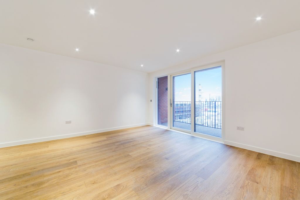 Property photo 2 of 9 Living Room