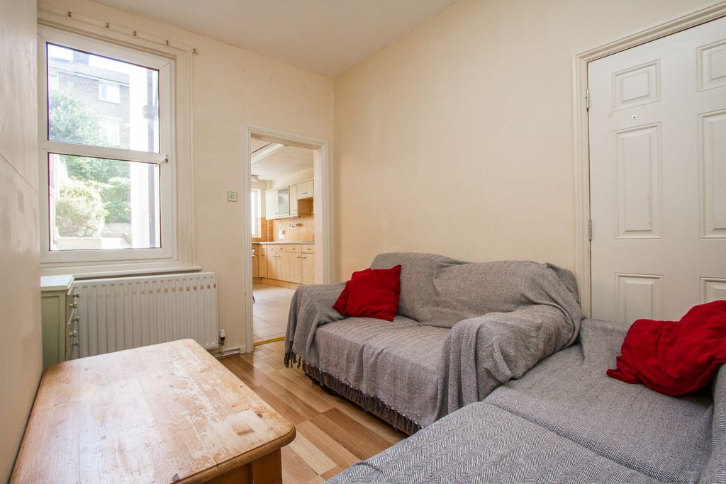 Property photo 2 of 12 Photo 05