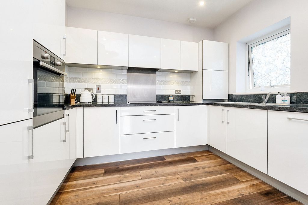 Property photo 1 of 25
