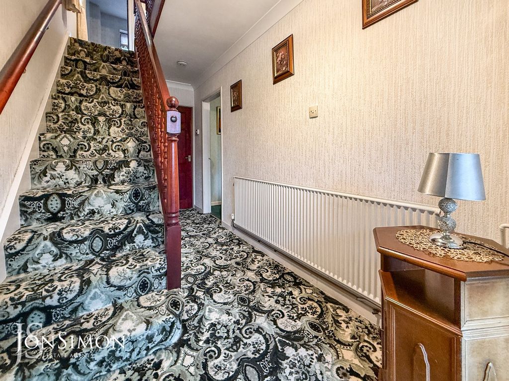 Property photo 3 of 24