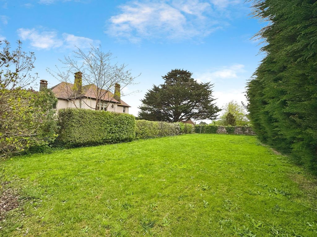 Property photo 2 of 61
