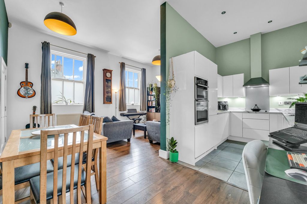 Property photo 3 of 29