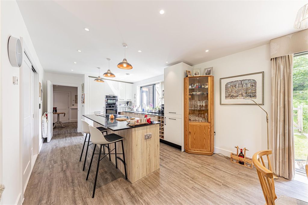 Property photo 3 of 27 L J Imaging-23.Jpg