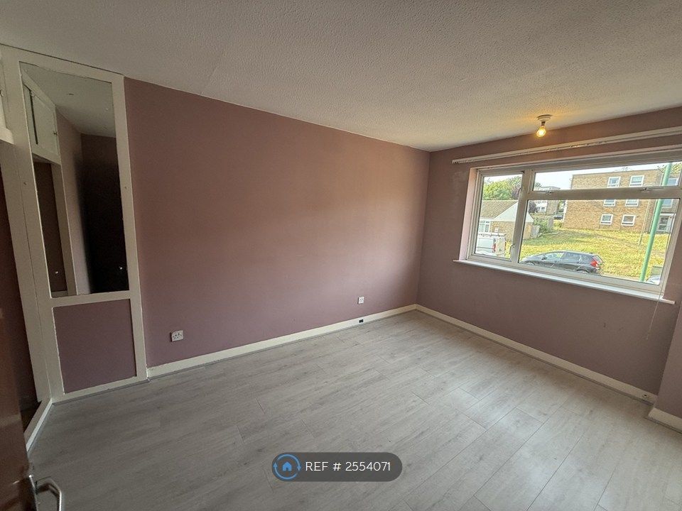 Property photo 3 of 8 Bedroom