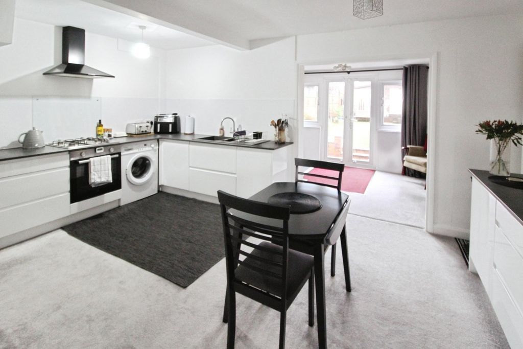 Property photo 3 of 10 Picture No. 08