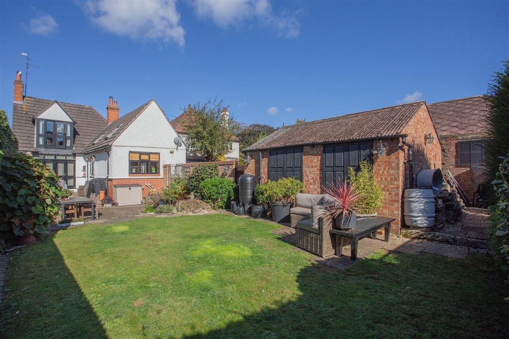 Property photo 3 of 26