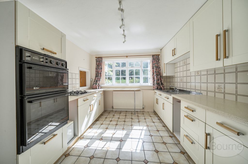 Property photo 3 of 26 Bf3A5813-01A6-413...