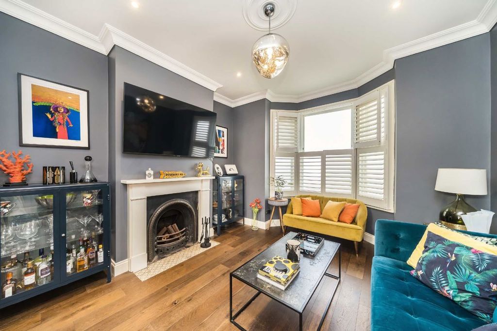 Property photo 1 of 8