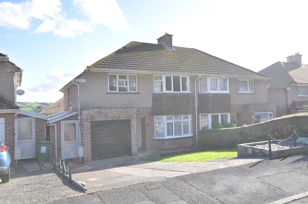 Property photo 1 of 17 14 Hafod Cwnin