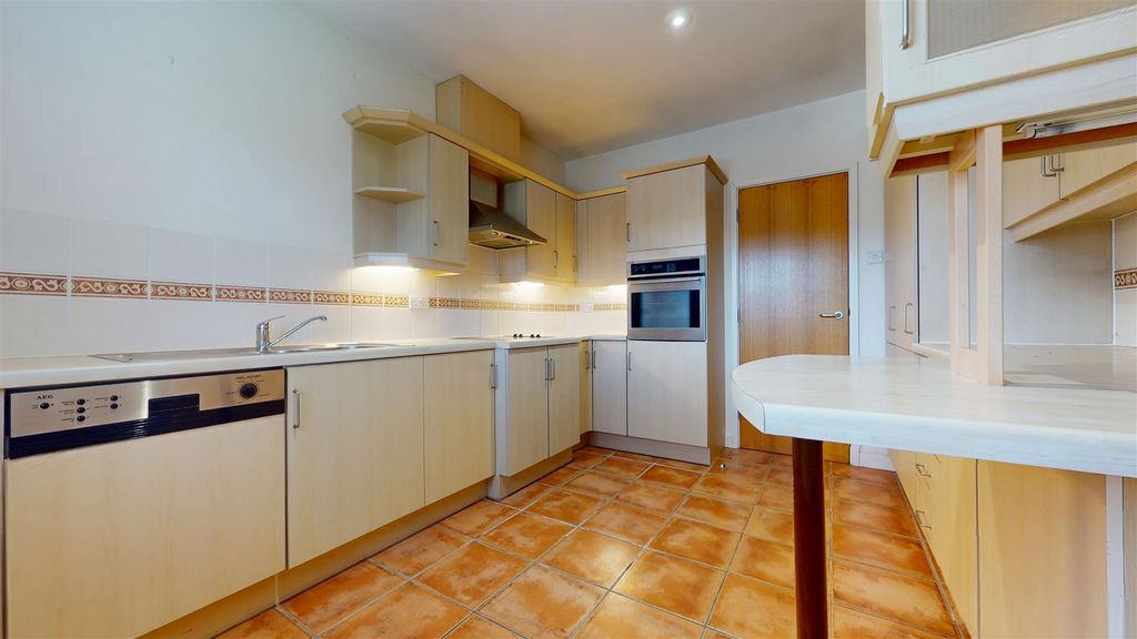 Additional image 9 of 3 bed flat for saleWoodward Place, Loughton Lodge, Milton Keynes MK8