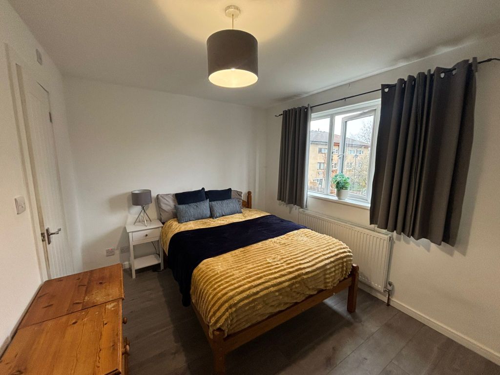 Property photo 2 of 5 Bedroom 1