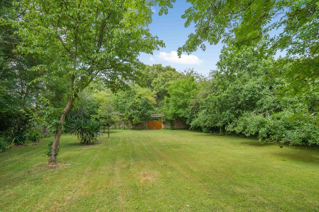 Property photo 2 of 24 Image