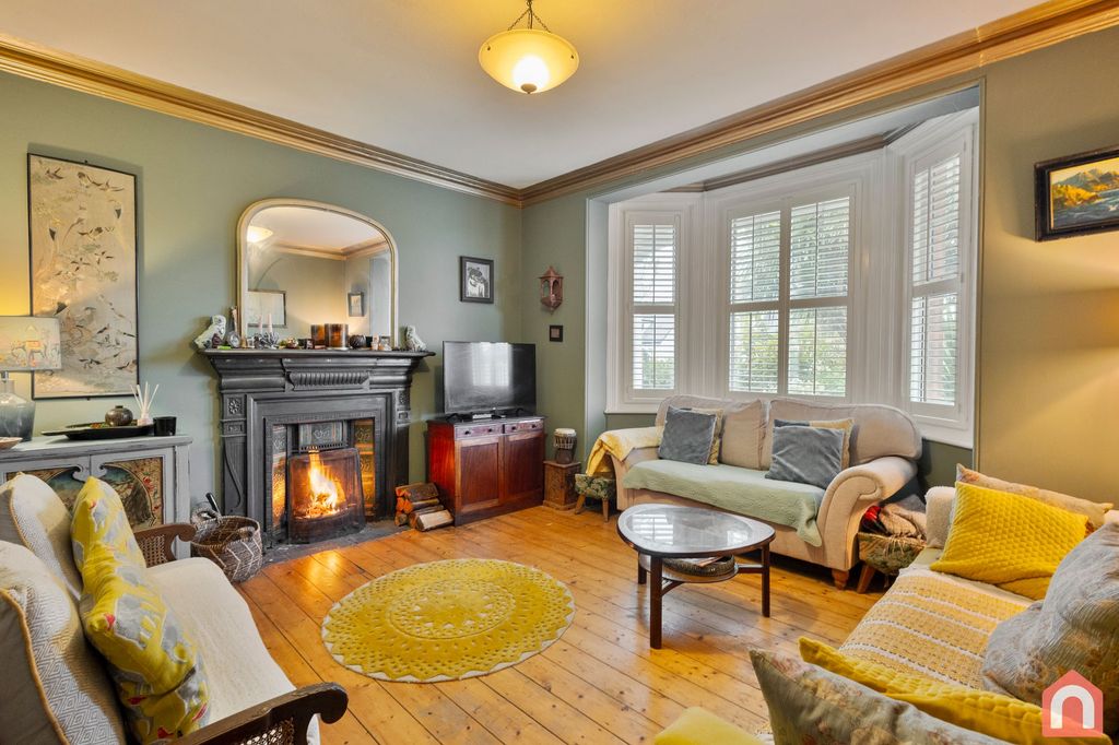 Property photo 3 of 20