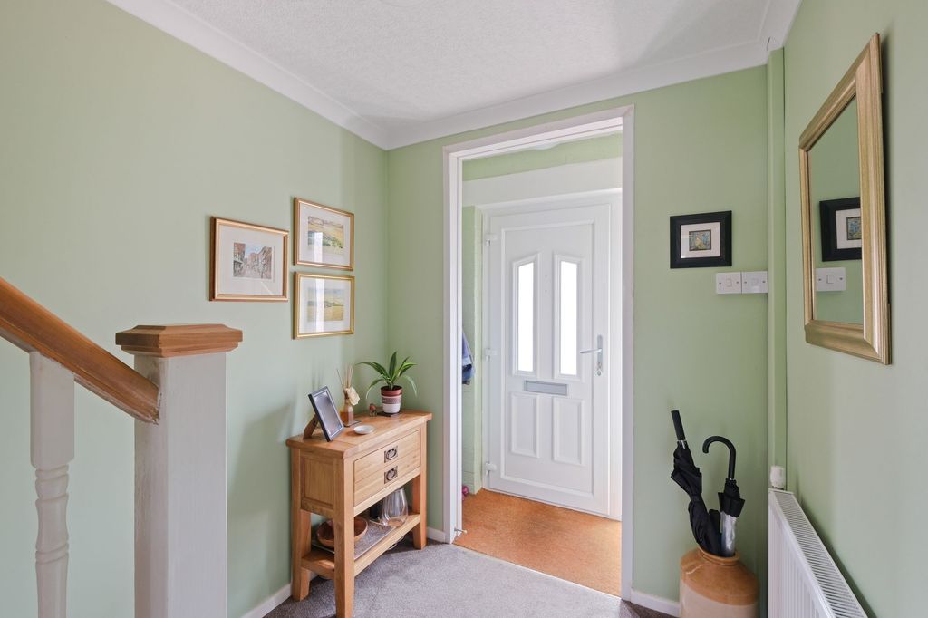 Property photo 2 of 20 17