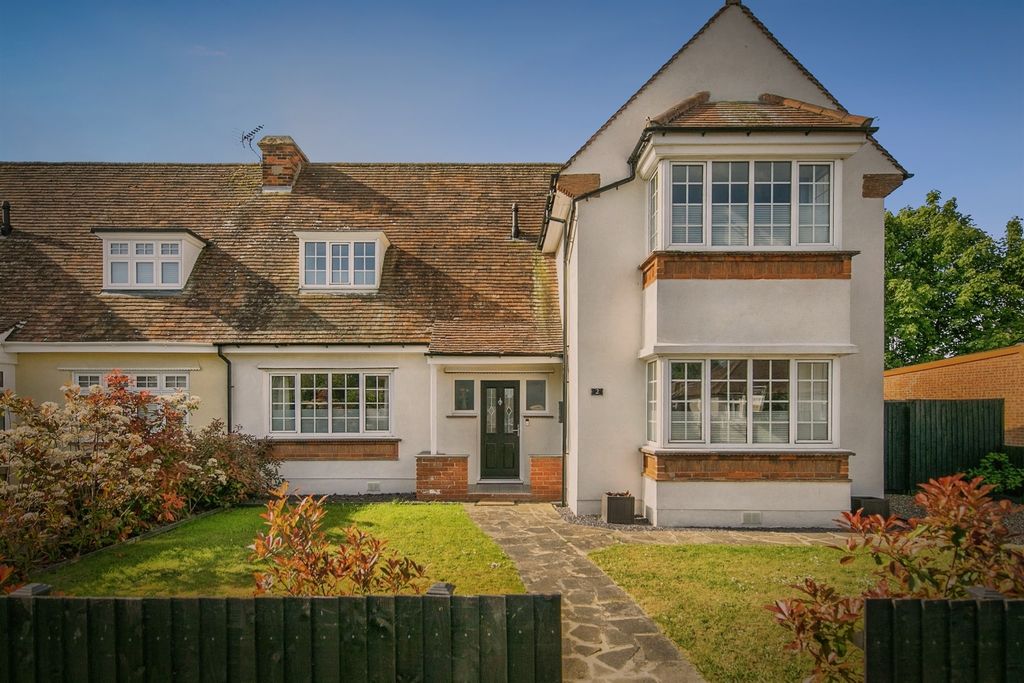 Property photo 1 of 18