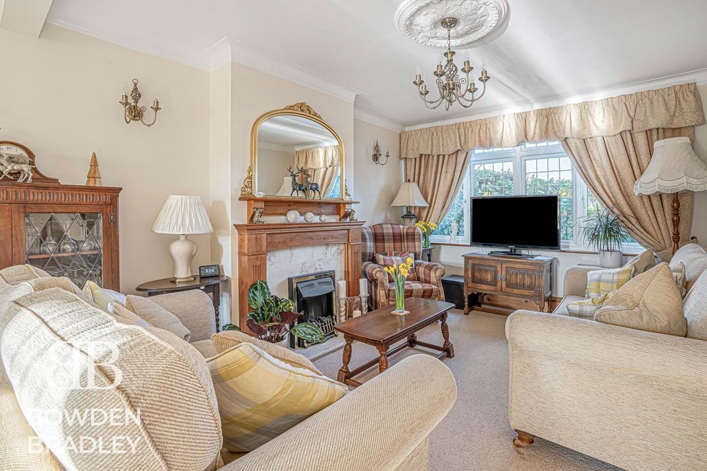 Property photo 3 of 28