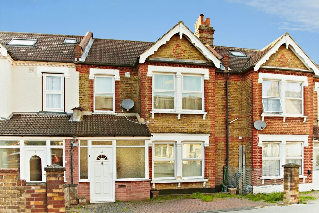 Property photo 2 of 19