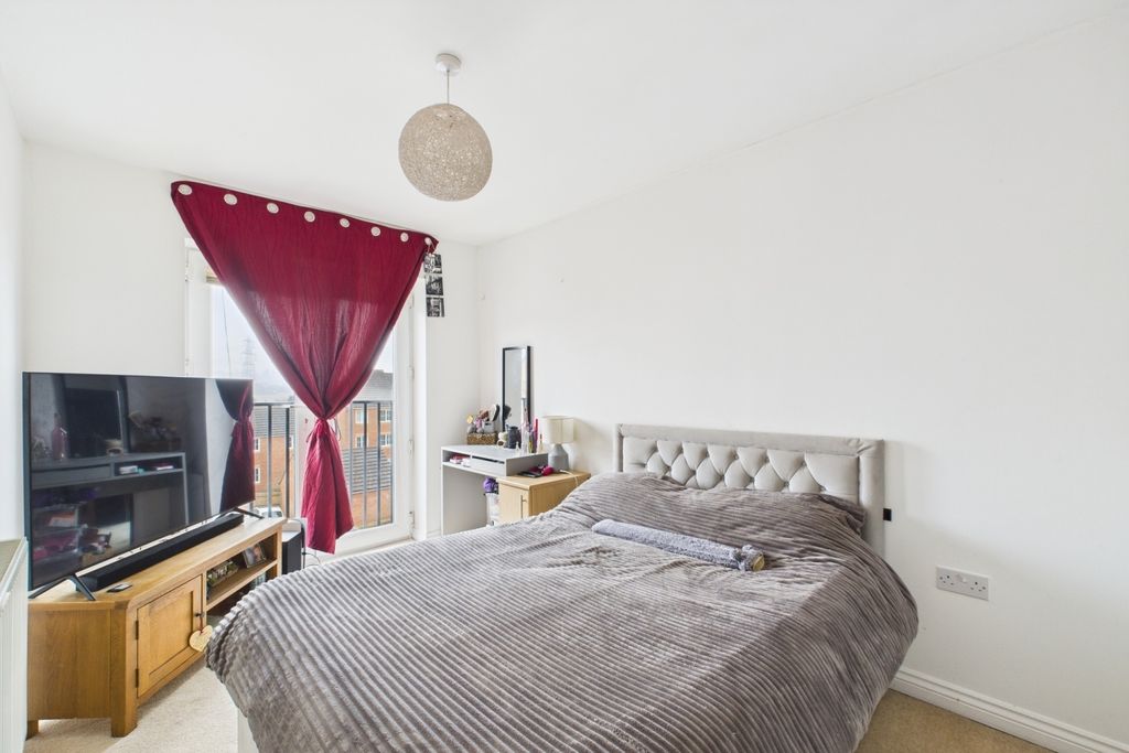 Additional image 4 of 2 bed flat for saleSandpiper Way, Leighton Buzzard, Bedfordshire LU7