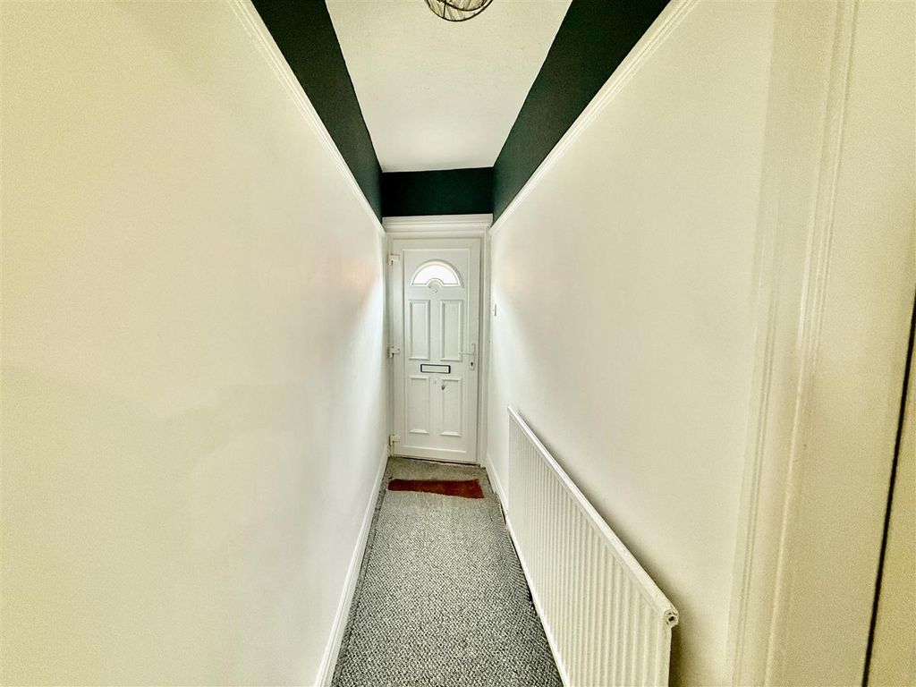 Property photo 1 of 10 Entrance Hall