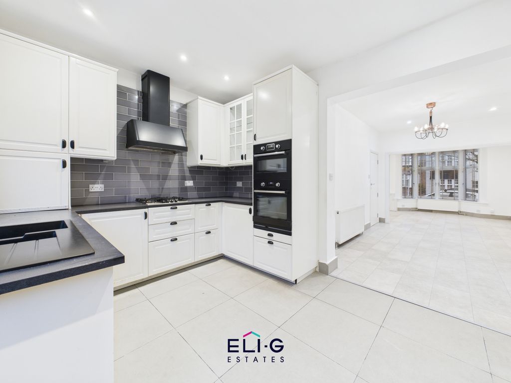 Property photo 3 of 16 Gallery