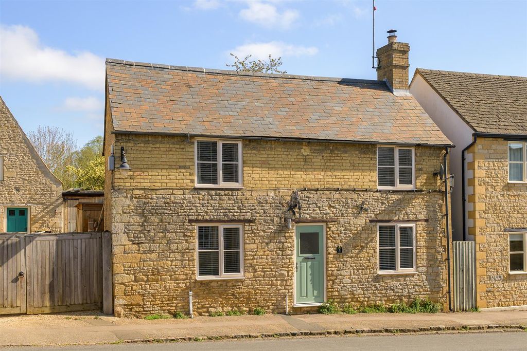 Property photo 1 of 18