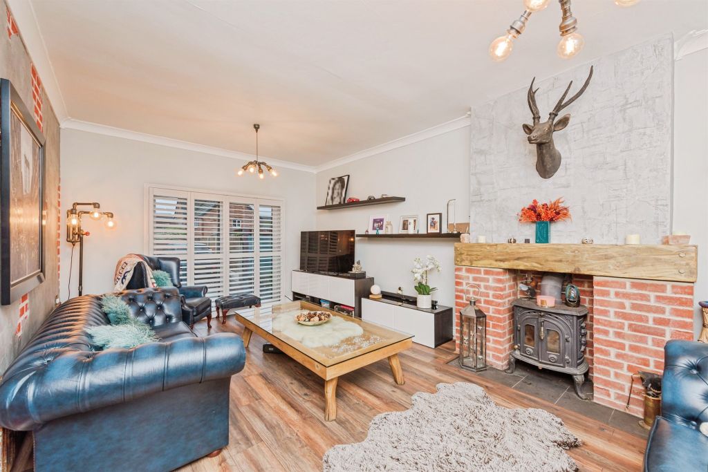 Property photo 2 of 17