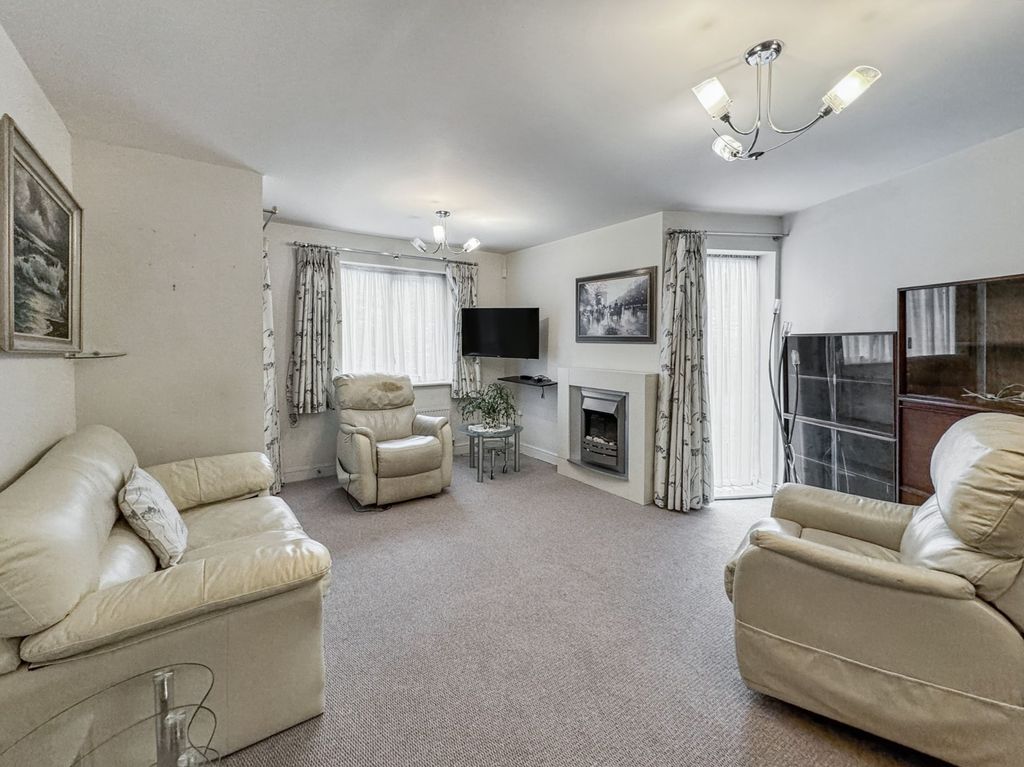 Property photo 2 of 21