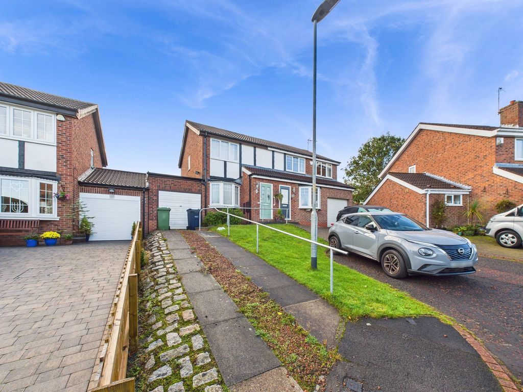 Property photo 1 of 10 External