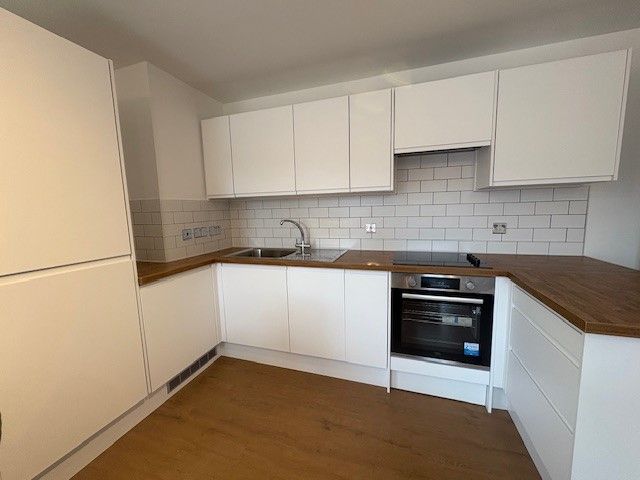 Property photo 2 of 8 Kitchen