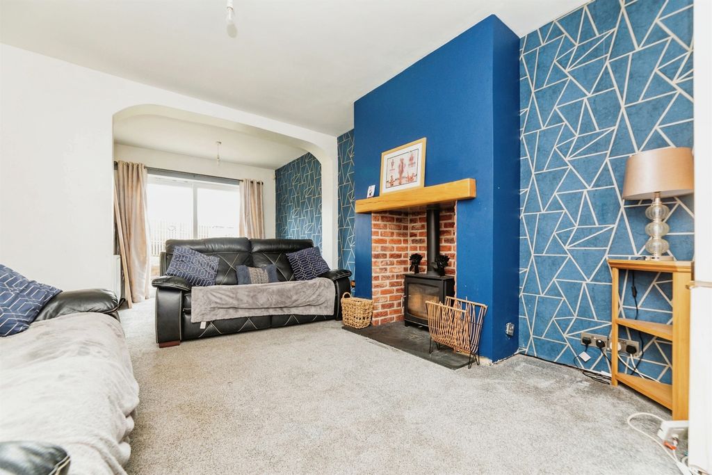 Property photo 3 of 16