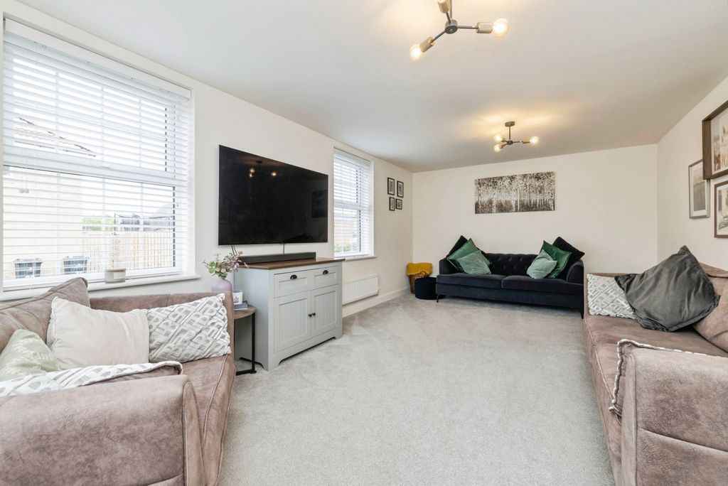 Property photo 2 of 20 Pbox-Img.Jpg