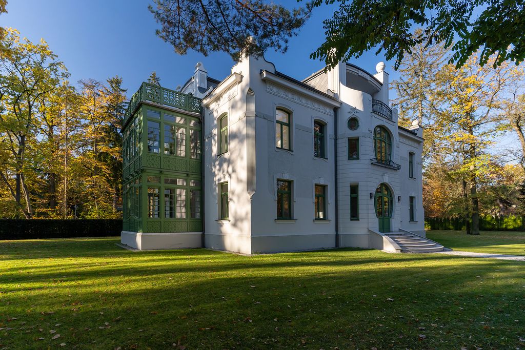 Property photo 1 of 19