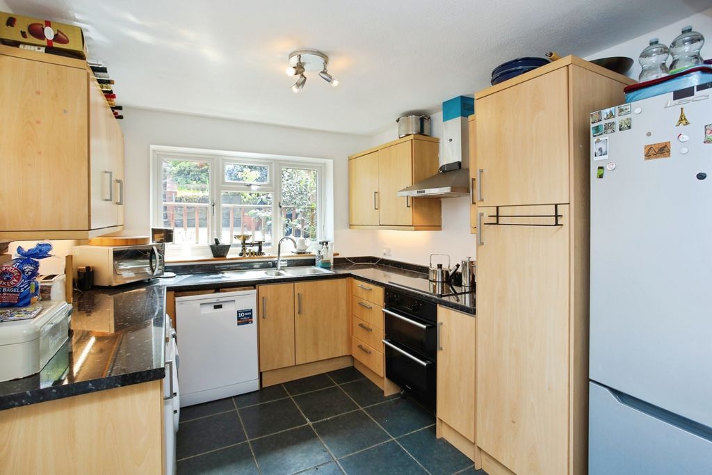 Property photo 2 of 17 Photo