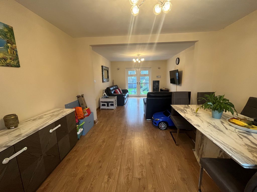 Property photo 3 of 13 Image